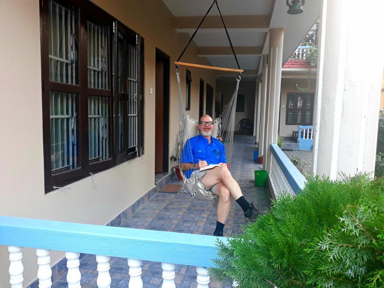 Peacock - A Family-Run Hotel Sauraha Exterior foto