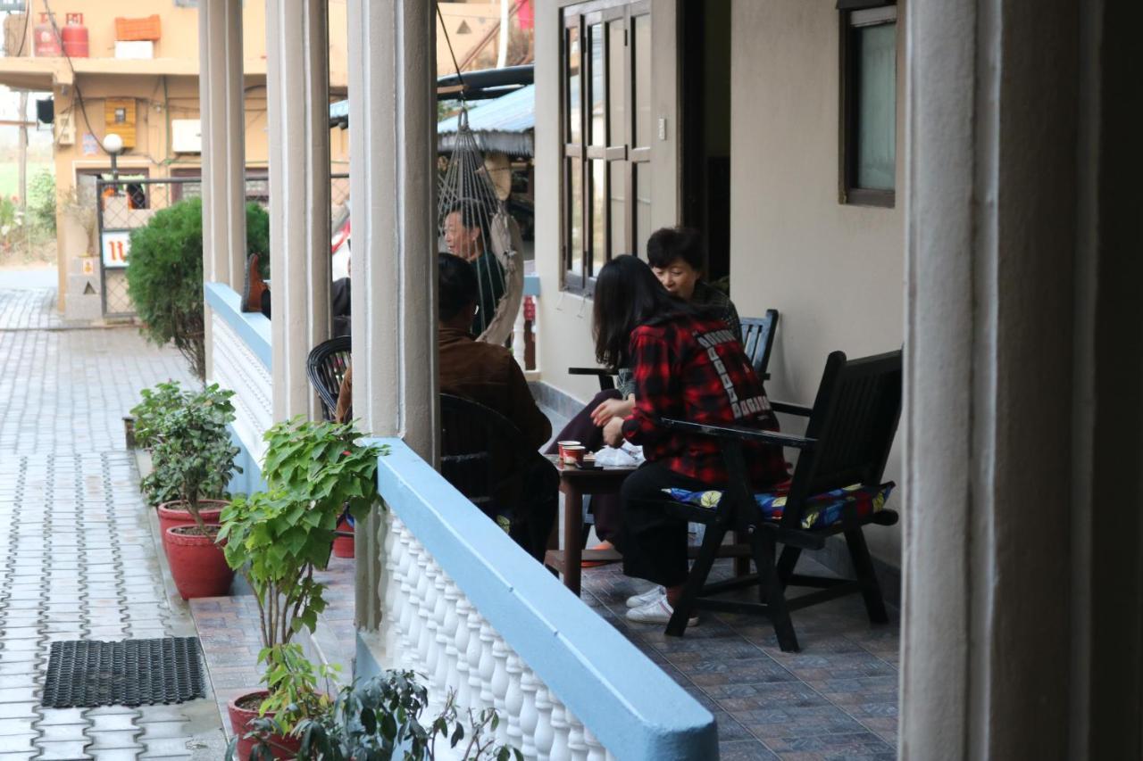 Peacock - A Family-Run Hotel Sauraha Exterior foto